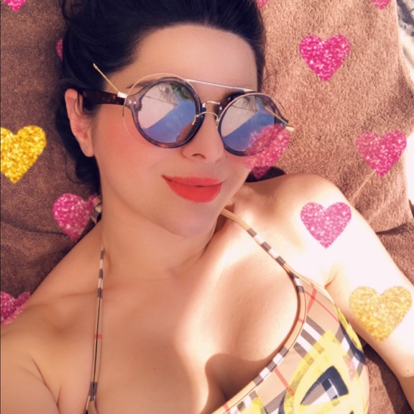 Meet your Posher, Fifi - Picture 6 of 6